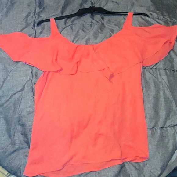 Peach colored cute top - Picture 3 of 3